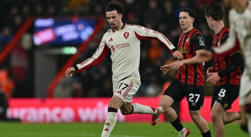 Micsoda pillanat: Szoboszlai Dominik pacsival köszöntötte a pályán Tóth Alexet (FOTÓ)