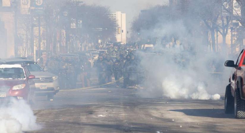 Újabb videó került ki a minneapolisi férfi lelövéséről