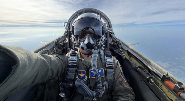 Már pilóta, de még nem vadász