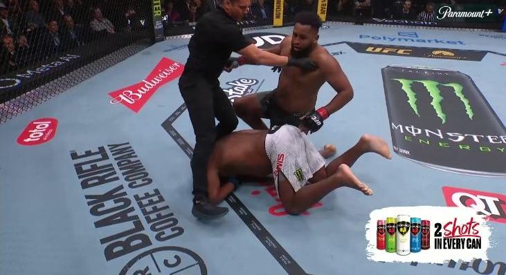 Waldo Cortes-Acosta TKO-zta Derrick Lewist!