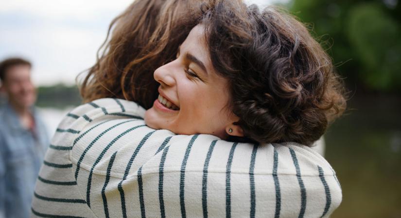 Ezt hozza 2026. január 25. a numerológia szerint: a segítőkészség ma szívből jön