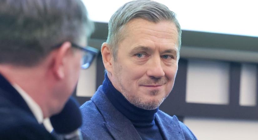 „Szeretnék újra Tottikat látni a pályán, hiányoznak a karizmatikus figurák” – Vincze Ottó a Mandinernek