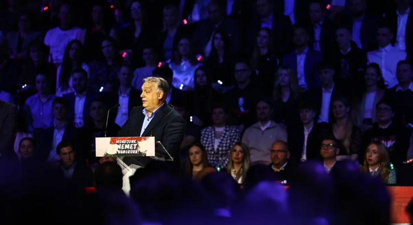 Háborúellenes Gyűlés: Eddig nem látott felvétel került elő Kaposvárról, nem hiszed el, mit tett Orbán Viktor