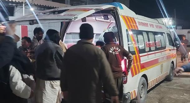 Pakisztánban esküvőn robbantott egy öngyilkos merénylő