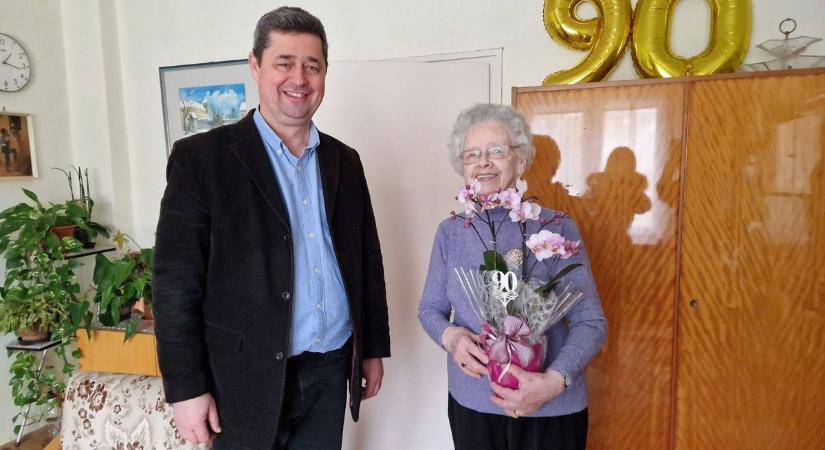 Rubindiplomás tanítót köszöntött 90. születésnapján Kőszeg polgármestere