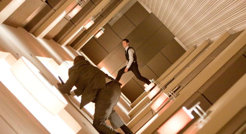 Tom Hardy legjobb sci-fije 16 év után is letaglózza az embert