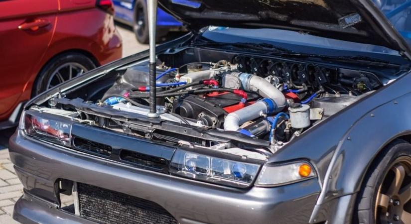 Motorcsere után már nem minden úgy működik, mint eddig (videó)