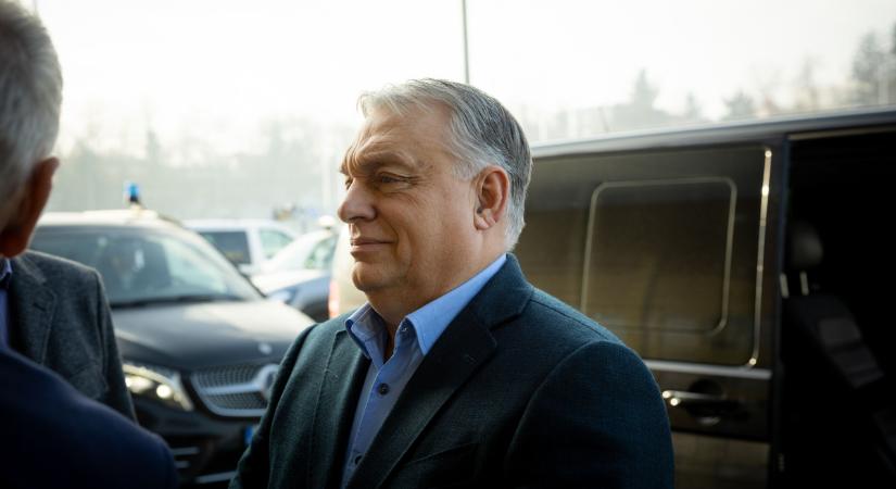 „A színfalak mögött” - eddig nem látott kulisszafotókat mutatott Orbán Viktor