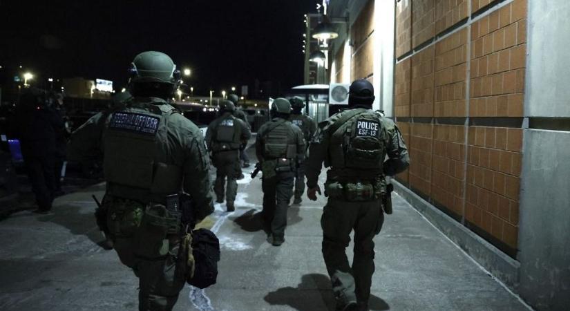 Amerika rejtélyes fegyvert vetett be: Maduro katonái vért hányva estek össze