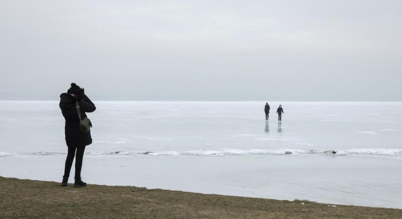 Vasárnap már lehetőleg senki se menjen a Balaton jegére
