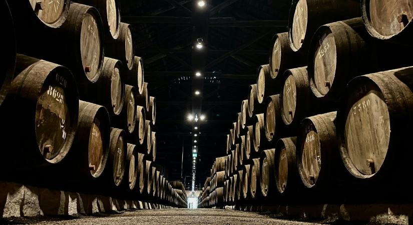 Eladatlan italok „tengerén” ülnek a nagy gyártók, úgy megváltoztak a fogyasztási szokások