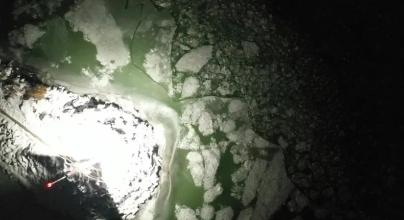 Vasárnaptól tilos a Balaton jegére menni