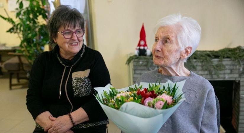 Így kérhető személyes köszöntés és jubileumi juttatás a 90 év feletti kecskeméti szépkorúaknak