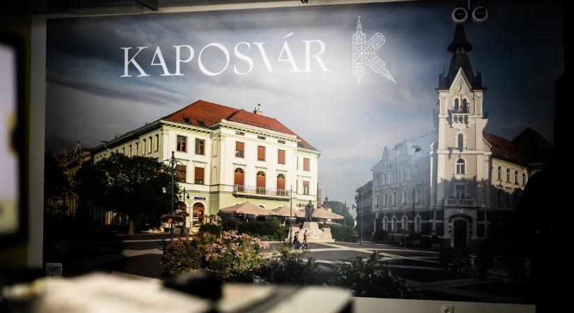 „A német politikai elit odadobná a fiatalokat Zelenszkij Ukrajnájáért” – rengeteg fiatal vett részt a kaposvári Háborúellenes Gyűlésen