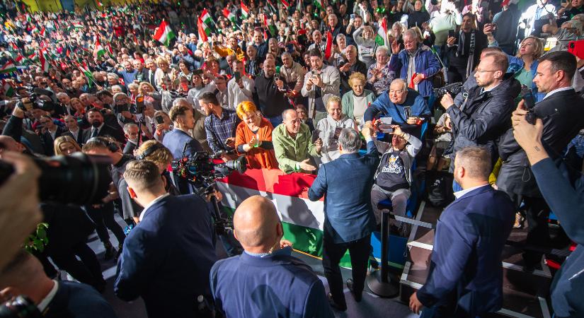 Ilyen volt a kaposvári háborúellenes gyűlés (Képgaléria!)