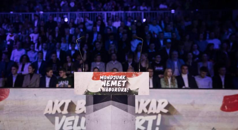 Menczer Tamás a Háborúellenes Gyűlésen: A békénket, a biztonságunkat és a pénzünket is elvenné Brüsszel