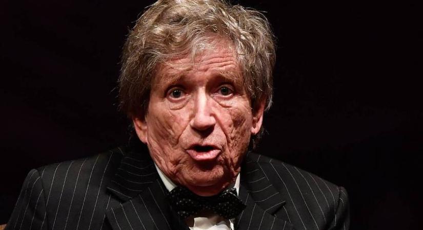 Kern András élő adásban gyújtott rá egy cigire: döbbenetes, mit reagált, mikor rászóltak