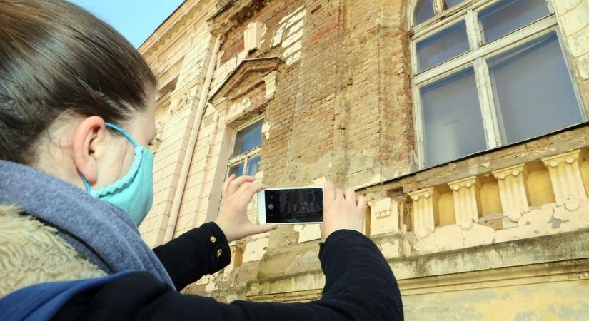 A Bóbita bábszínház régi épülete siralmas állapotban van - olvasónk kiakadt