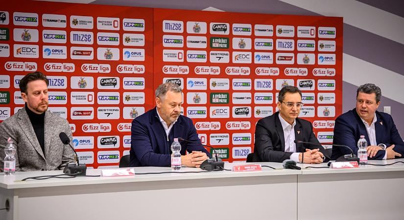 „Ez az együttműködés a DVSC-t újra a legjobbak közé emelheti”: bemutatták a klub új vezetőit – fotókkal