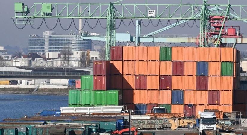 A világ megmentőjének állítják be magukat, közben lassan szétesik a jóléti állam – végzetes lehet, ha nem jön egy azonnali irányváltás