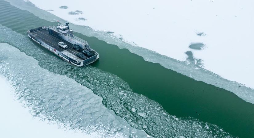 Vasárnaptól már tilos a Balaton jegére menni