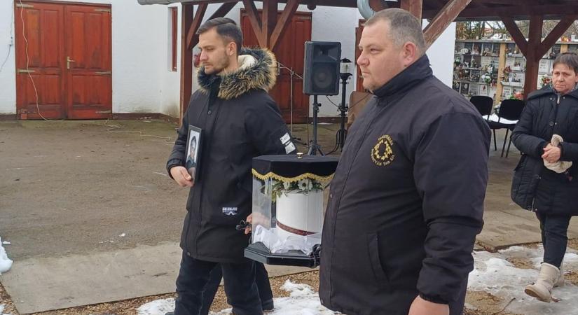 Utolsó út a végső maraton előtt: eltemették Kovács Istvánt