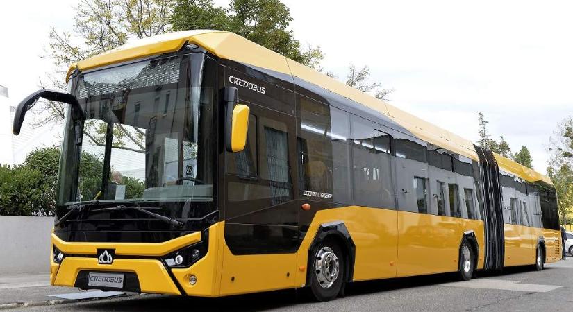 Hegyi Zsolt: újabb 120 busz érkezik, ezzel már félezer vadonatúj jármű erősíti a VOLÁN-buszflottát