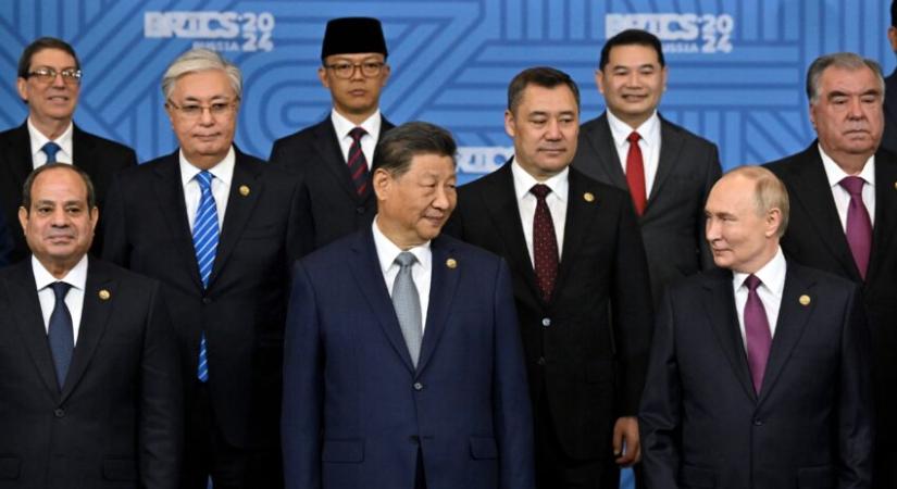 Összeomlik a dollár, ha a BRICS-országok összekapcsolják a saját digitális pénzeiket