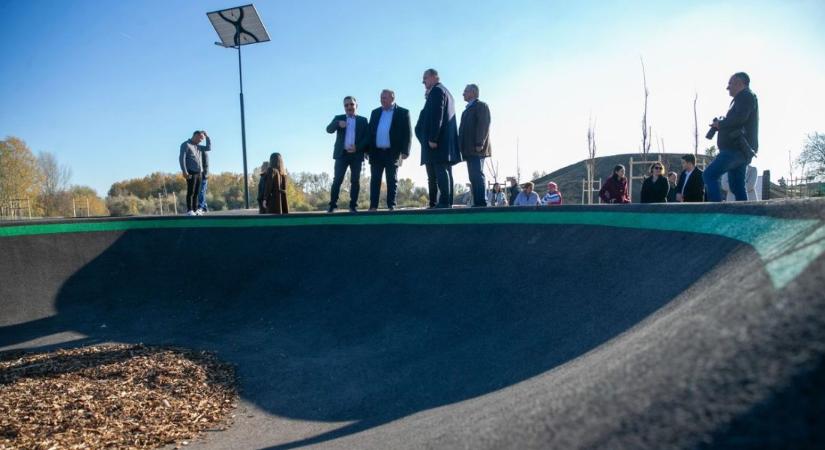 Több mint 600 millió forintból újult meg Kiskunfélegyháza egyik sportpályája, a Vasas