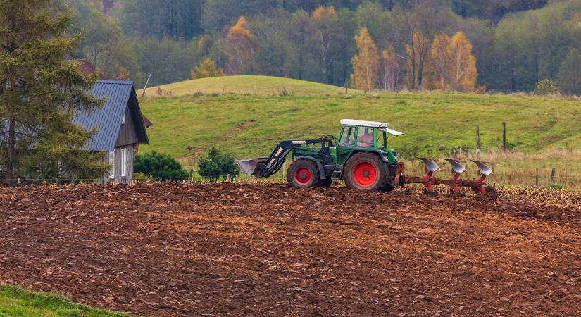 Nem finomkodnak a lengyelek: köteleznék a szupermarketeket a helyi termék árusítására