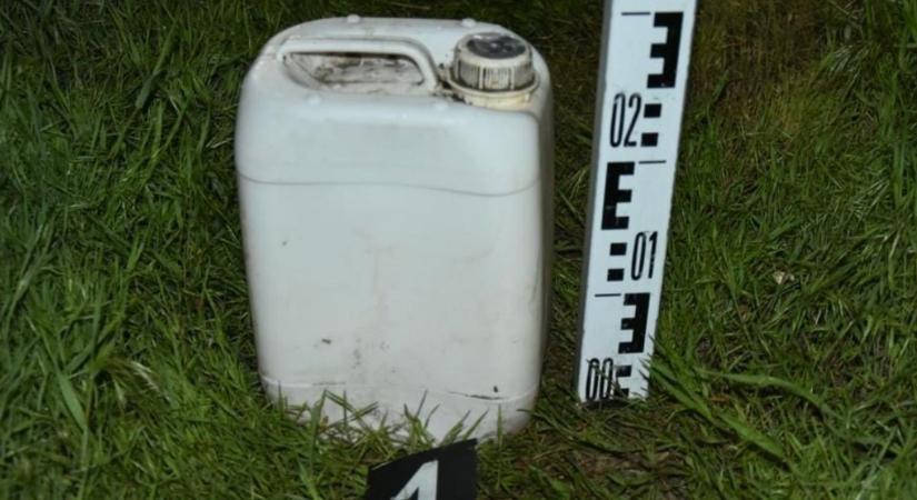 Pillanatok alatt elszabadult a pokol: rágyújtotta a házat családjára az ittas apa