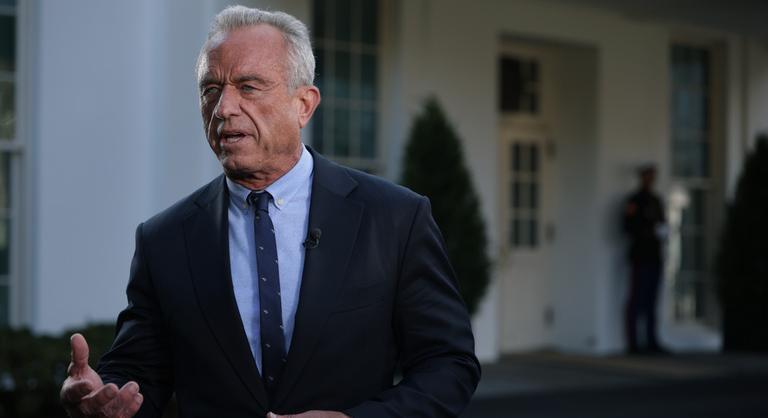 Robert F. Kennedy Jr. állítása szerint 9 kilogrammot adott le 20 nap alatt egy extrém, húsevő-diétával
