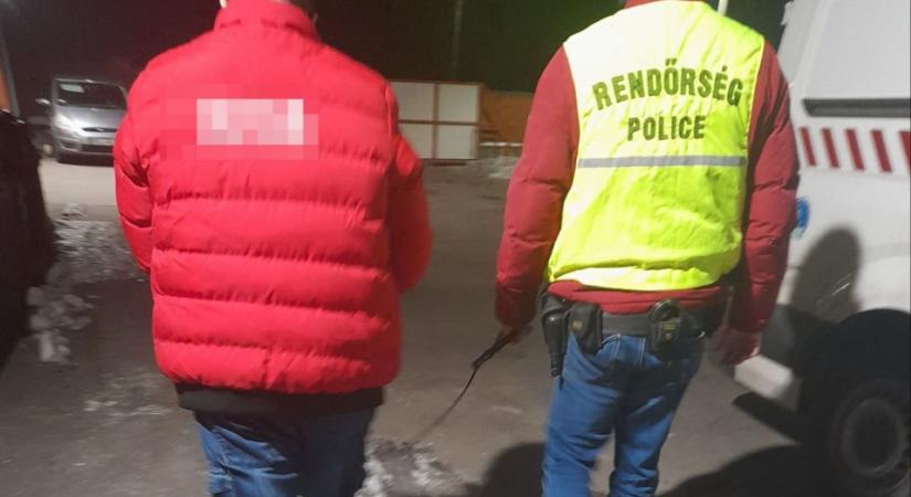 Őrült mennyiségű pénzt és aranyat tartott otthon a kirabolt karcagi nő