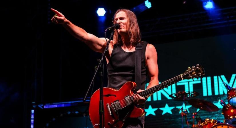 Világsztárok trükkjeit hozta haza a somogyi zenész