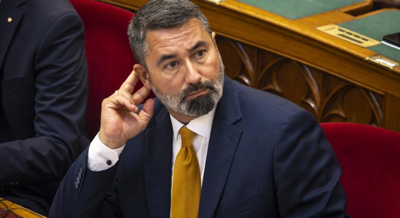 Hidvéghi Balázs: Megfontolandó, hogy az energiacégek hogyan tudnak hozzájárulni az átvállalt rezsiköltségek kifizetéséhez