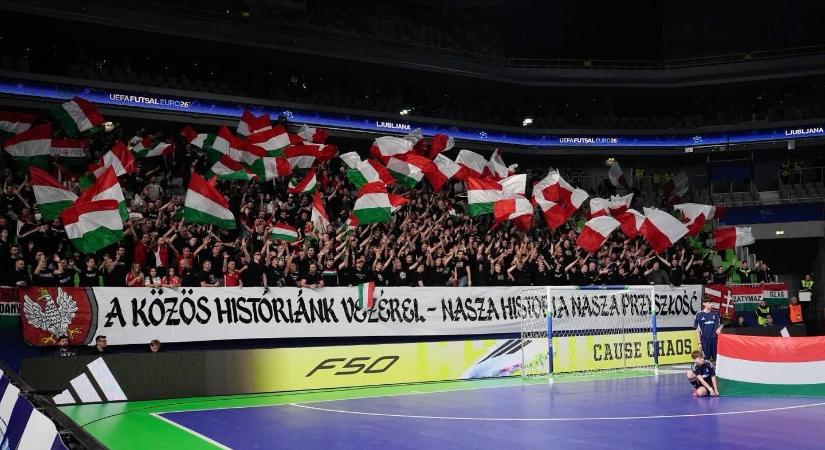 Üzenet a lelátóról: a lengyel-magyar barátság él