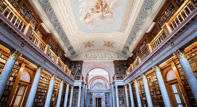 Kenyérbogár-inváziótól mentették meg a Pannonhalmi Főapátság Könyvtárát