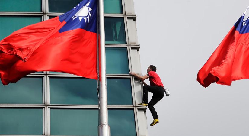 508 méteres felhőkarcolót mászott meg biztosítókötél nélkül