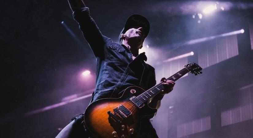 „Nem sztár akarok lenni, csak jó zenész” – Interjú Takács Vilkóval