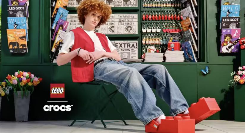 Lego x Crocs: február közepétől jön a közel 200 eurós „legókocka” papucs