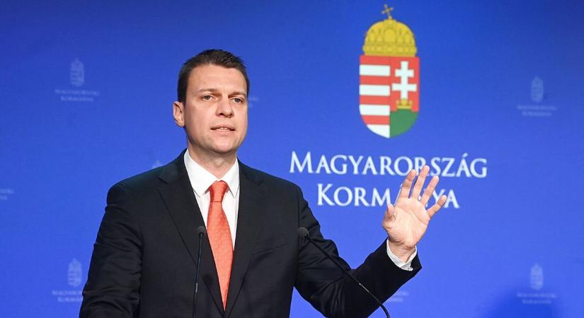 „Németországban soroznak, barátom” – óriási a tét, kemény üzenetet küldött a fiataloknak Menczer Tamás (VIDEÓ)