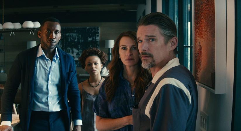 Ebből a Netflix-thrillerből nincs menekvés, Julia Roberts főszereplésével készült az egyik legnyugtalanítóbb adaptáció