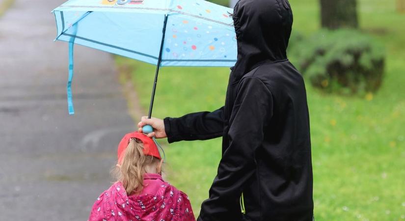 Ne induljunk el esernyő nélkül! Így alakul a holnapi időjárás Pécsen