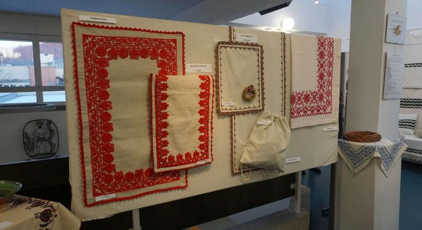 Kézimunkákból nyílt különleges tárlat