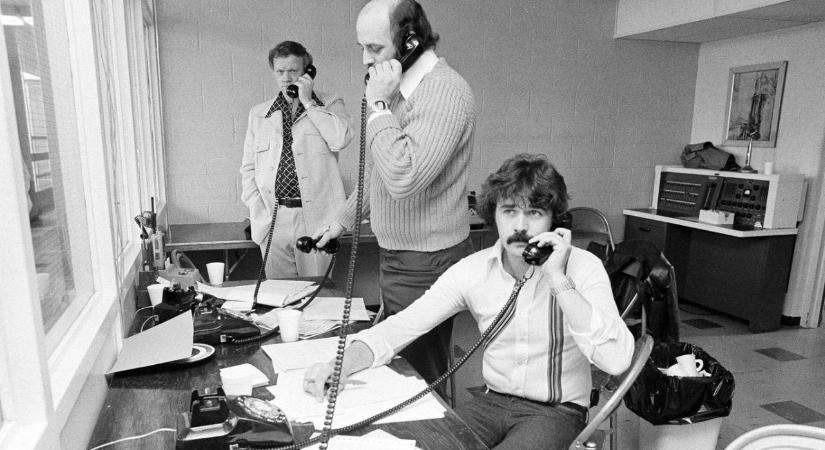 Hóba fektette a meggyilkolt gyermekeket, de előtte megfürdette őket – azóta sem tudták elfogni