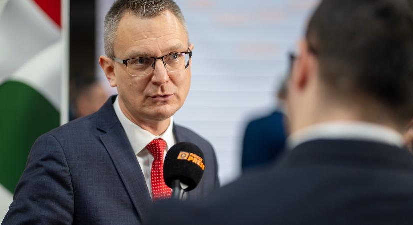 Rétvári Bence: az ellenzéki pártok jelentősen csökkentenék az egyházi intézmények támogatását