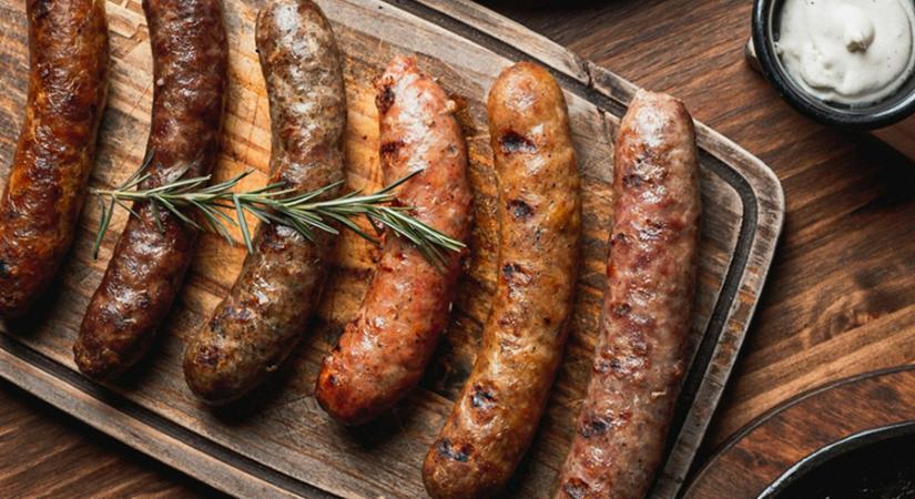 Forró hangulat a téli tájban: serceg a fonyódi kolbászfesztivál!