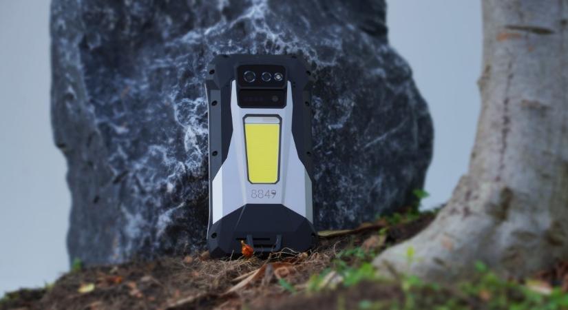 Full HD projektorral és 17 600 mAh-s akkumulátorral jön a Tank X strapamobil