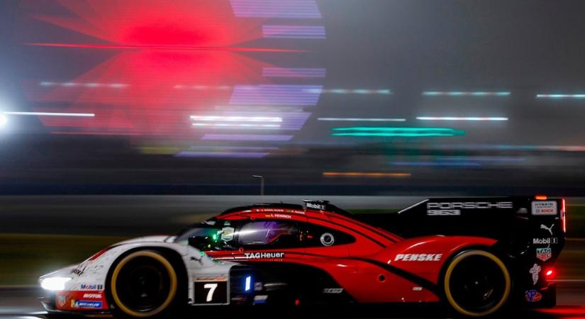 Penske-triplázással ért véget a minden idők leghosszabb biztonsági autós fázisát hozó Daytona 24