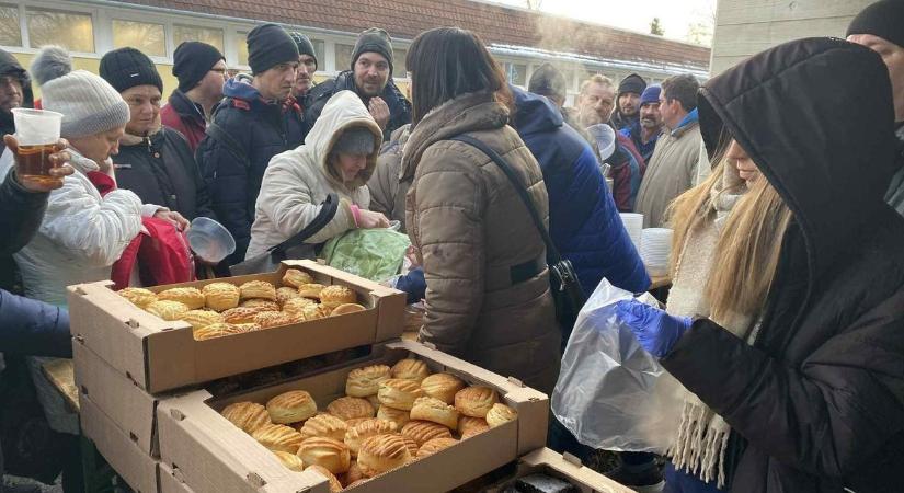 Amikor a közösség összefog: Meleg étel, meleg szívvel Dunaújvárosban
